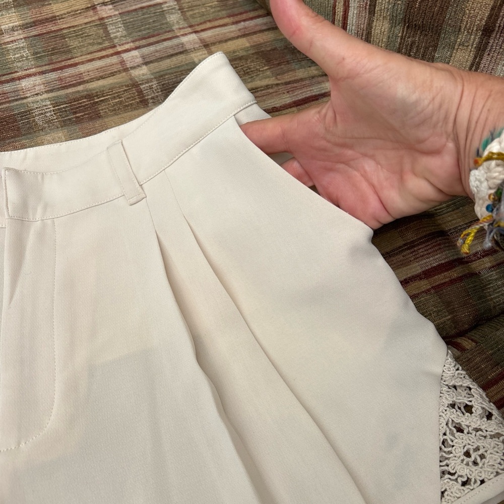 Cinq à Sept Cream High Waist Shorts with Lace Accent - Picture 3 of 8